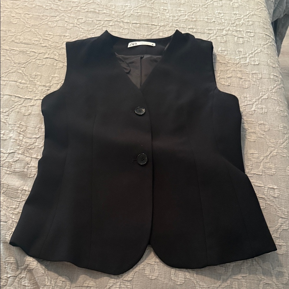 Zara Black Buttoned Vest